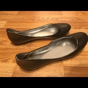 Xhilaration silver flats